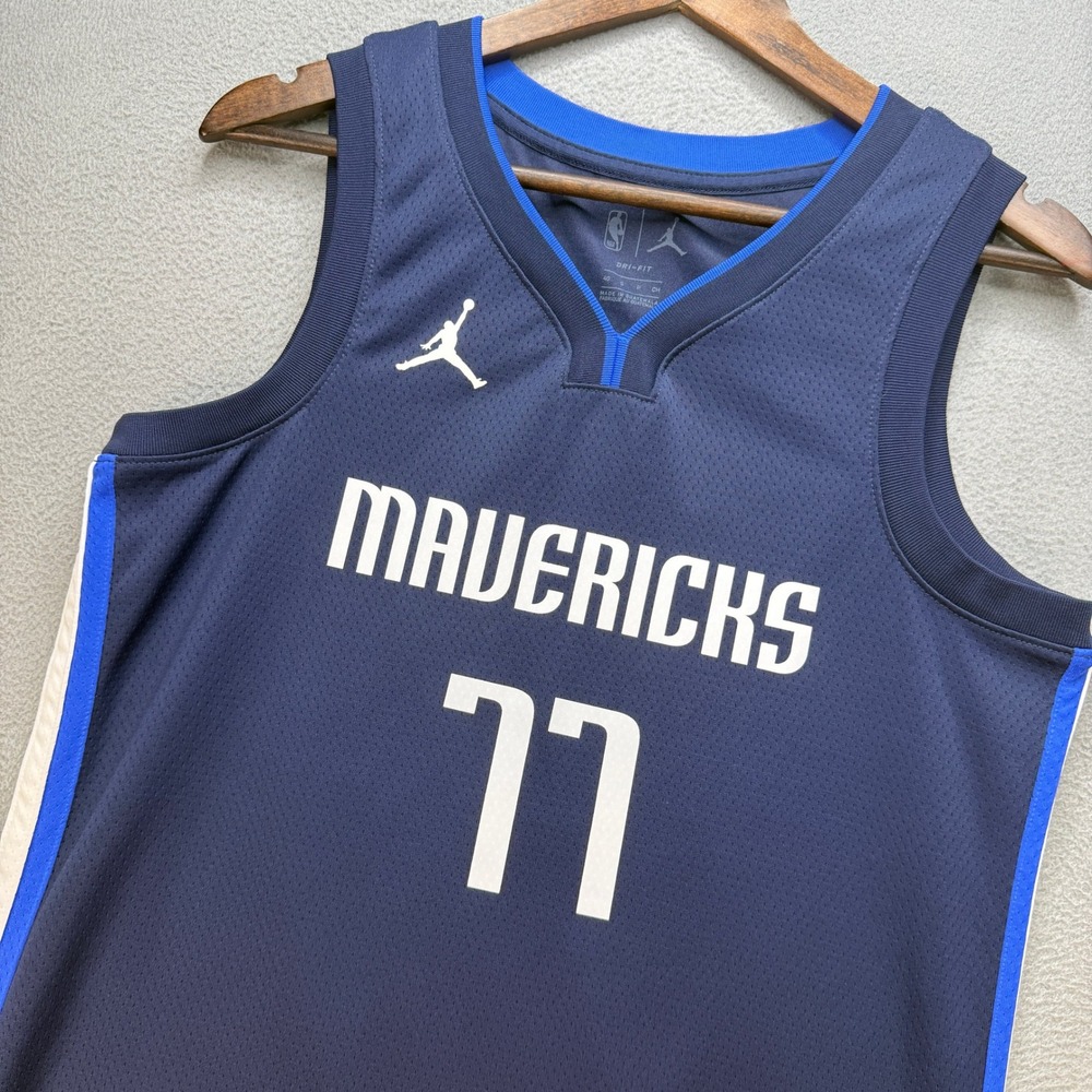 Dallas Mavericks Luka Doncic Jordan 77 Swingman Jersey Mens S Blue Polyester
